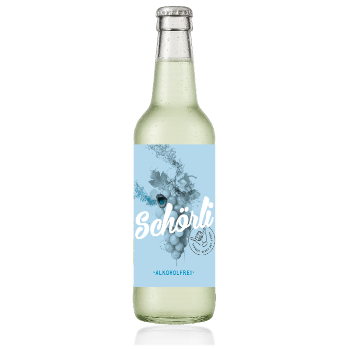Eisgekühlte alkoholfreie Weinschorle der Marke Schörli vor einem transparenten Hintergrund